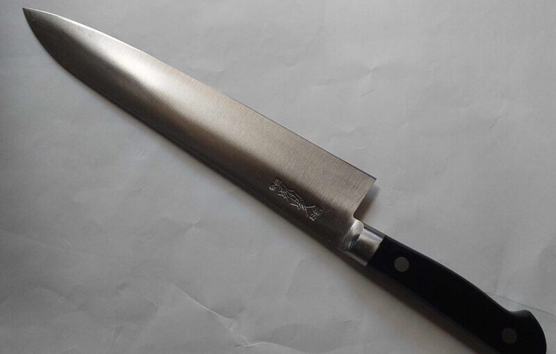 源助久「ツバ付牛刀」240mmスエーデン鋼